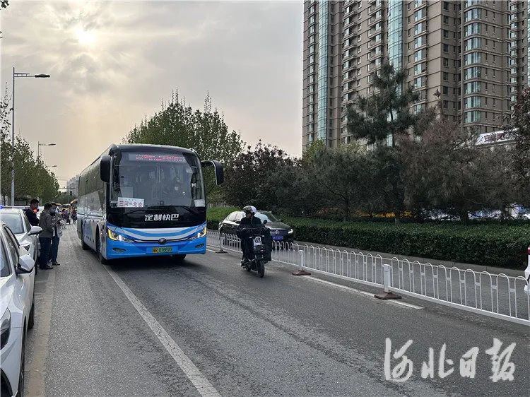 燕郊进京通勤再添新线路 三河市开通第五条京津冀定制快巴线路