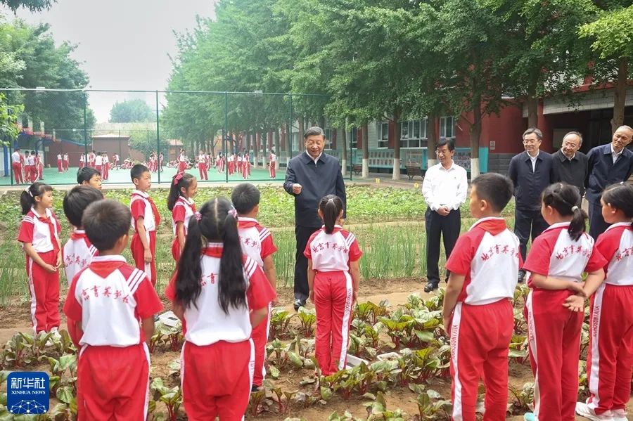 习近平向全国广大少年儿童祝贺“六一”国际儿童节快乐